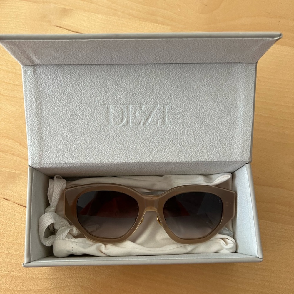 Dezi Charge It Sunglasses